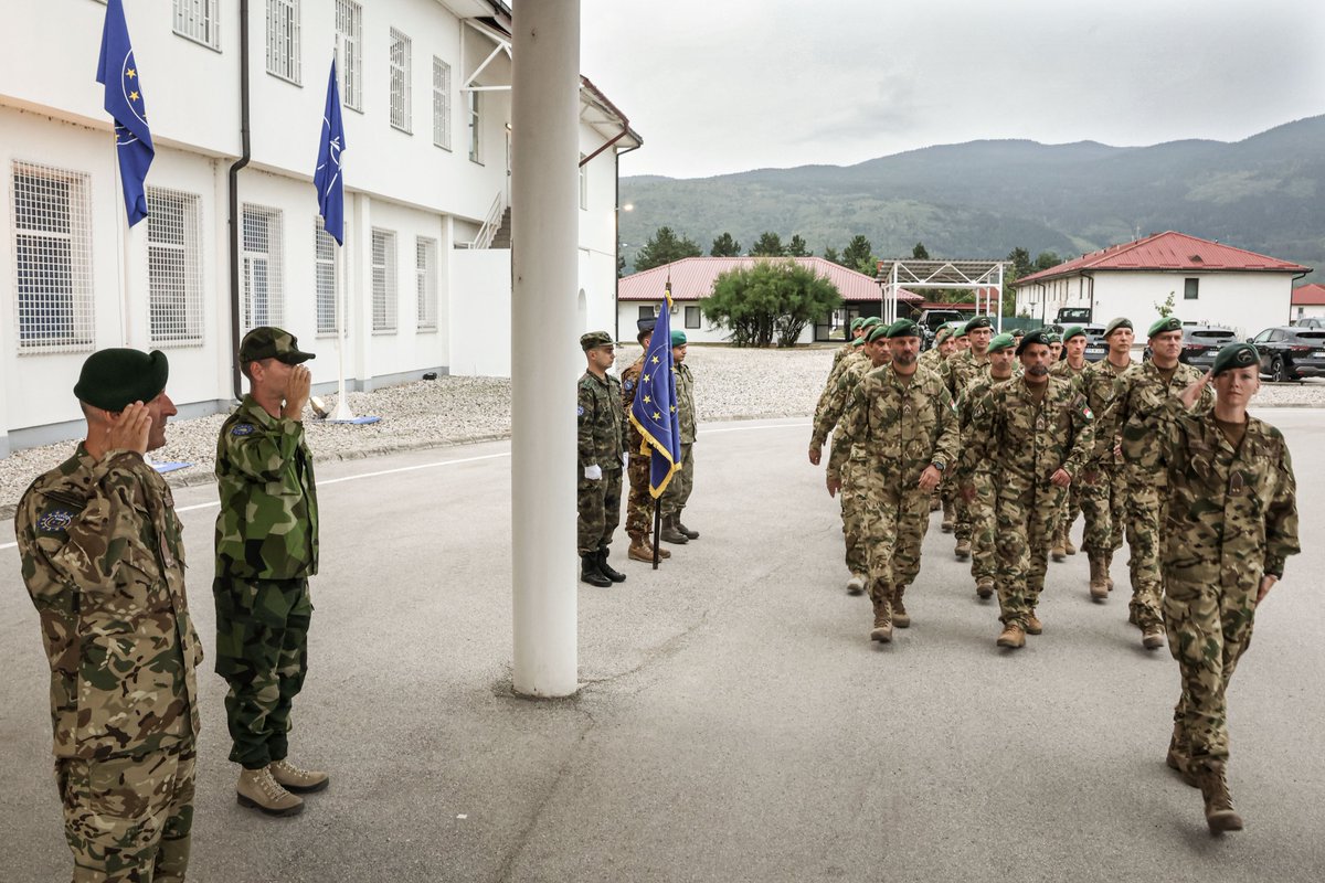 In the past week, the #EUFOR soldiers from the 🇸🇪 Contingent celebrated the Swedish national week. The week was an excellent opportunity for EUFOR troops to learn about Swedish national customs and culture.  Congratulations to our Swedish Colleagues on an excellent national week.