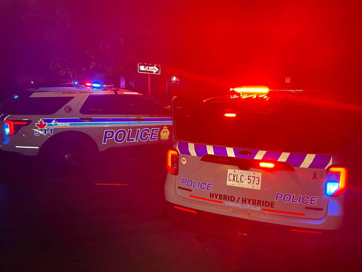 onscenephoto_'s tweet photo. HOMICIDE: At approximately 9:43pm on September 15th, 2024, Ottawa Police responded to the area of Percy St & Nepean St for reports of a shooting.

As a result of the incident, an 18 year old male was pronounced deceased in hospital. Their identity has not been released at this time. No arrests have been made at this time.

Anyone with information is asked to contact the Ottawa Police Service Homicide Unit at 613-236-1222 ext. 5493.