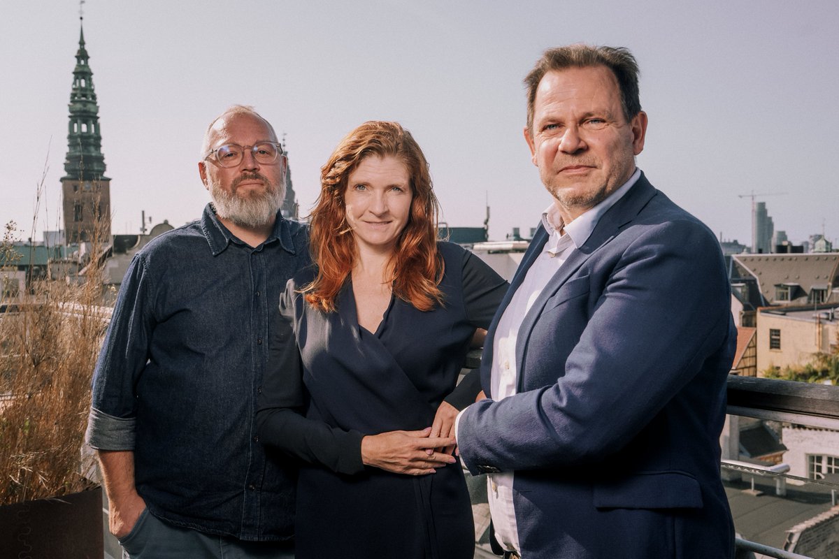 Kasper Løvkvist (@kasperloevkvist) on Twitter photo Hey. Bent <a href="/Winther12/">Bent Winther</a> og jeg taler om dansk politik med hjælp af Nina <a href="/MunchPerrin/">Nina Munch-Perrin</a> 24. september. Man kan melde sig til her. I beskrivelsen står der, at det både bliver "interessant og dramatisk". Det er altså ikke sikkert, at det bliver dramatisk. #dkpol berlingske.ticketbutler.io/da/e/berlingsk… Hey. Bent <a href="/Winther12/">Bent Winther</a> og jeg taler om dansk politik med hjælp af Nina <a href="/MunchPerrin/">Nina Munch-Perrin</a> 24. september. Man kan melde sig til her. I beskrivelsen står der, at det både bliver "interessant og dramatisk". Det er altså ikke sikkert, at det bliver dramatisk. #dkpol berlingske.ticketbutler.io/da/e/berlingsk…