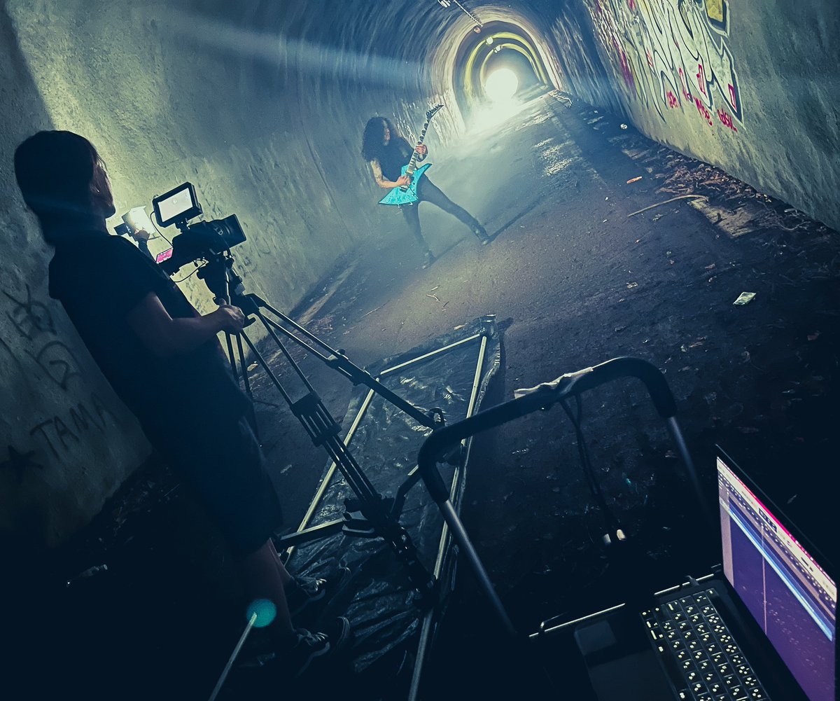 昨日は野外でMV撮影でした

凄い作品になります

お楽しみに！！