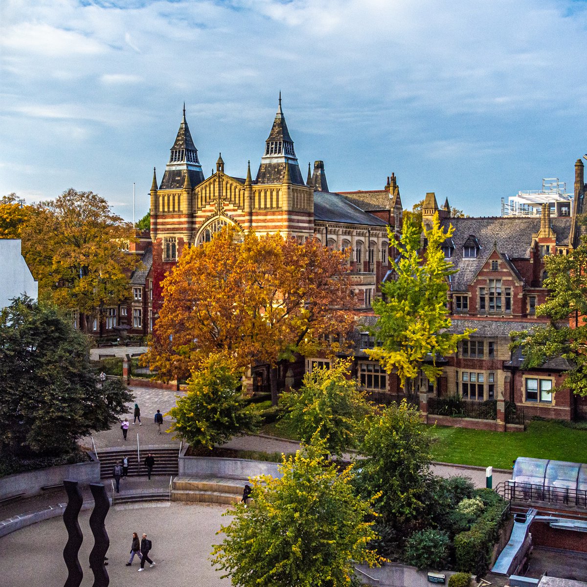 Interested in studying at Leeds? Come along to one of our upcoming Open Days on 5 and 19 Oct! You'll have the chance to explore: 
💪 The Edge Sports Centre
🧪 Our Digital Innovation Hub, HELIX
📕 Brotherton Library
🏠 Our accommodation

Book your place👇
bit.ly/3z7D3p6