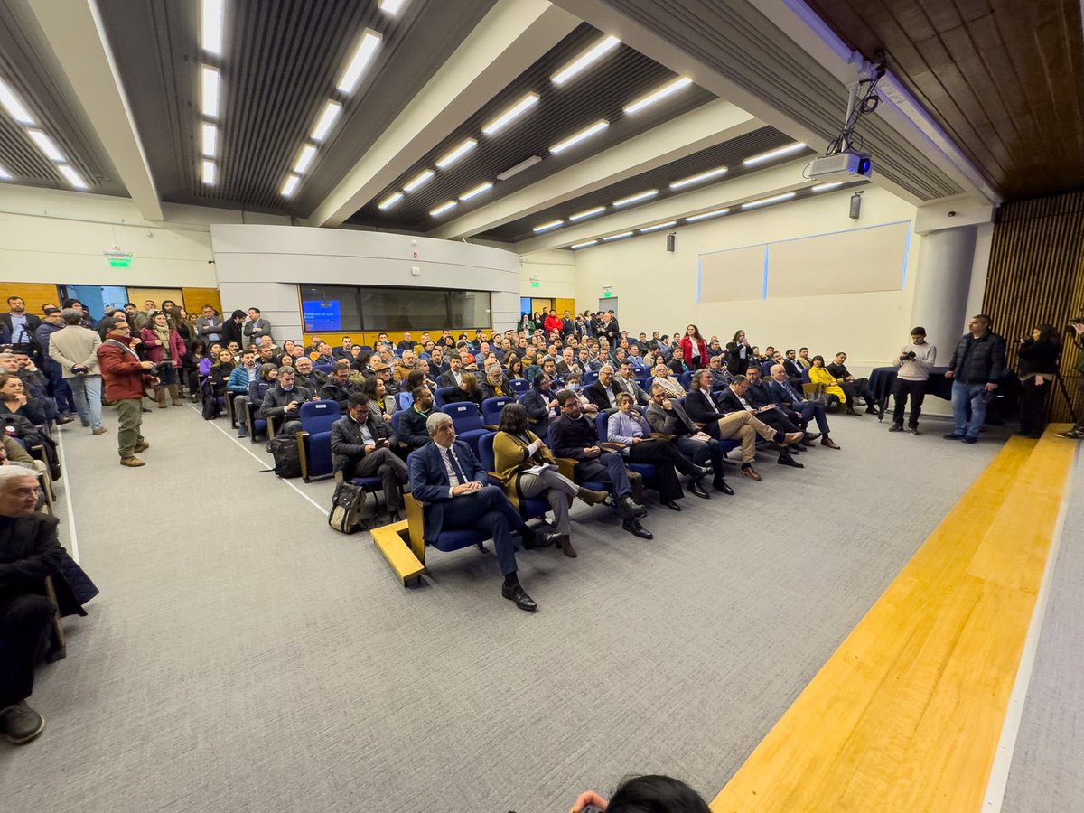 🔴 #AHORA | Plan de Fortalecimiento Industrial para la Región del #Biobío | 👉🏽El ministro de <a href="/meconomia/">Ministerio de Economía, Fomento y Turismo</a> , <a href="/nico_grau/">Nicolás Grau Veloso</a> , anuncia junto a la ministra del <a href="/mop_cl/">あい</a>, <a href="/jlopezsaffie/">Jessica López Saffie</a>, un plan compuesto por 32 medidas organizadas en 5 ejes:

☑️ Apoyo y acompañamiento para resguardar las