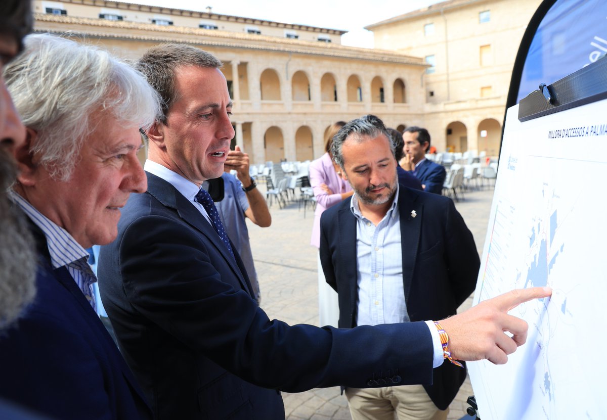 ‼️Presentam un pla de millora dels accessos a Palma amb una inversió de 164 milions.

📌El president <a href="/Ll_Galmes/">Llorenç Galmés</a> durant l’obertura del curs polític, ha anunciat els 13 projectes com per exemple carrils addicionals a l’autopista de l’aeroport.

bit.ly/3B7y8Fx