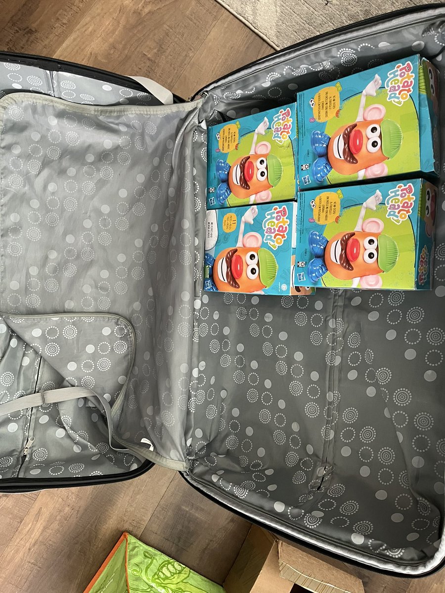 QIPunks's tweet image. The Freds woke me up super early, clamoring about how they’d booked us travel someplace fun where they could do their song and dance routine.  Who am I to argue with the Freds? Especially since they’d packed themselves up so nicely.  Here we go!