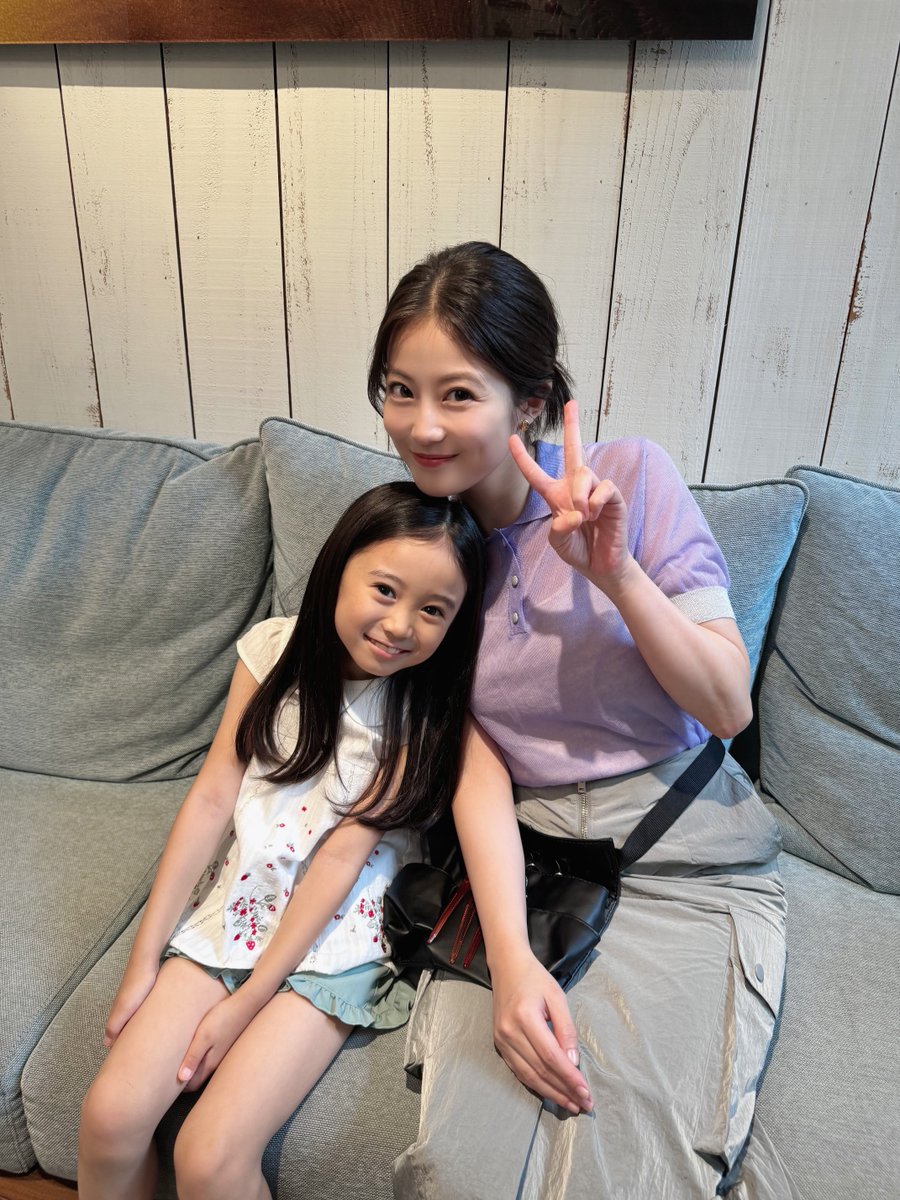 umi_no_hajimari's tweet image. 毎週月曜よる9時放送
#海のはじまり

改めまして、第11話をご覧いただきありがとうございました❕

弥生が海を連れていった美容院が、#いちばんすきな花 の「スネイル」だったことに気づいていただけましたでしょうか？

そして海の髪を切った美容師は深雪夜々！#今田美桜…