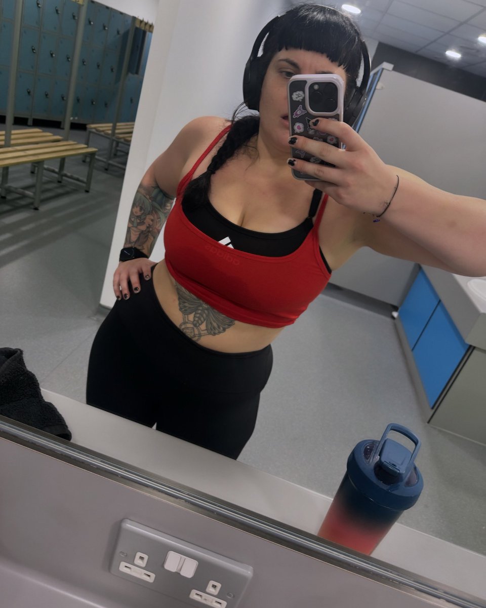 noir_decay's tweet image. The last week to do active rest days now the nights are drawing in which now means 7 days a week gym haha but trying to get them muscles to come through the weight loss now! 

#strongwomen #gymaddict #powerlifting  #coreworkout #activerest #fibromyalgia #neurodivergent