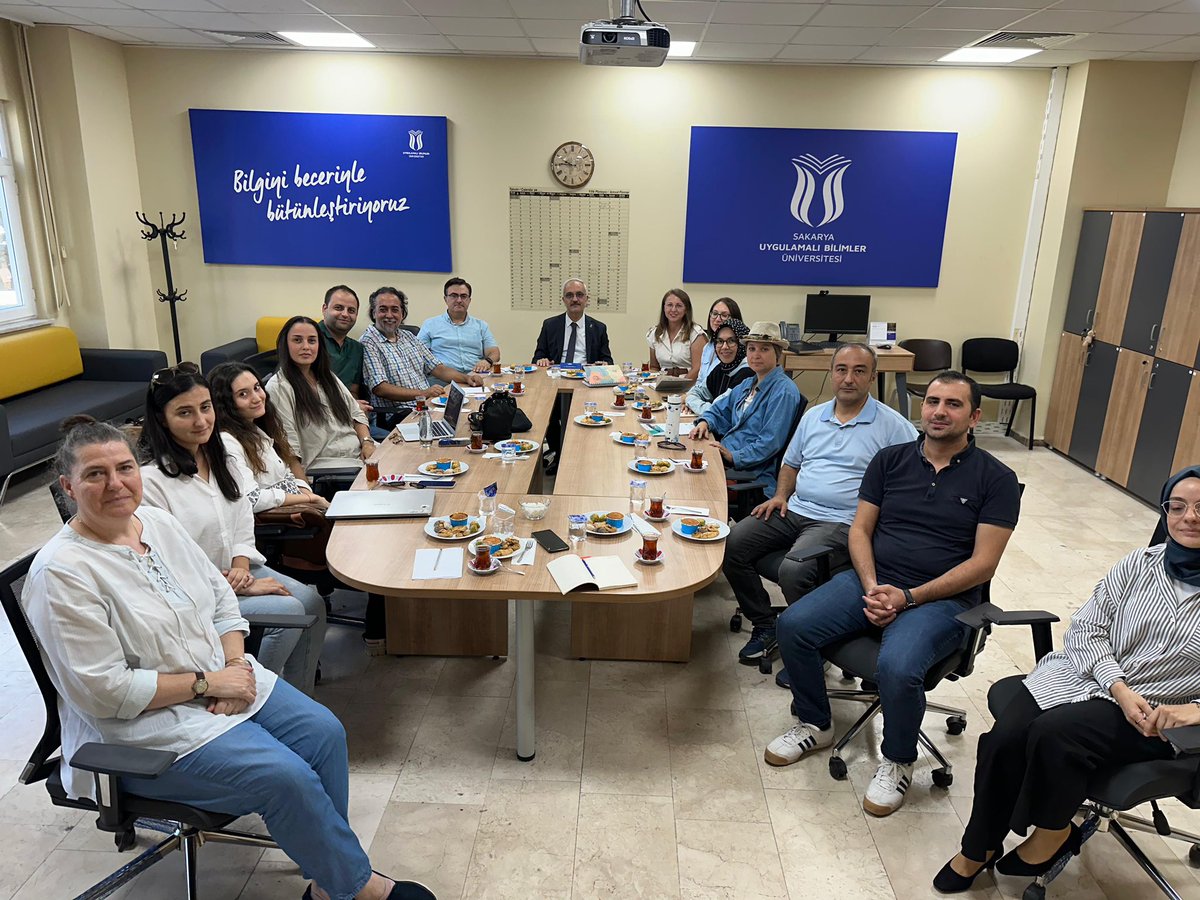 2024-2025  Güz Dönemi Dönem Açılış Toplantısı Prof.Dr.Sinan Serdar hocamızın katılımıyla gerçekleşti.