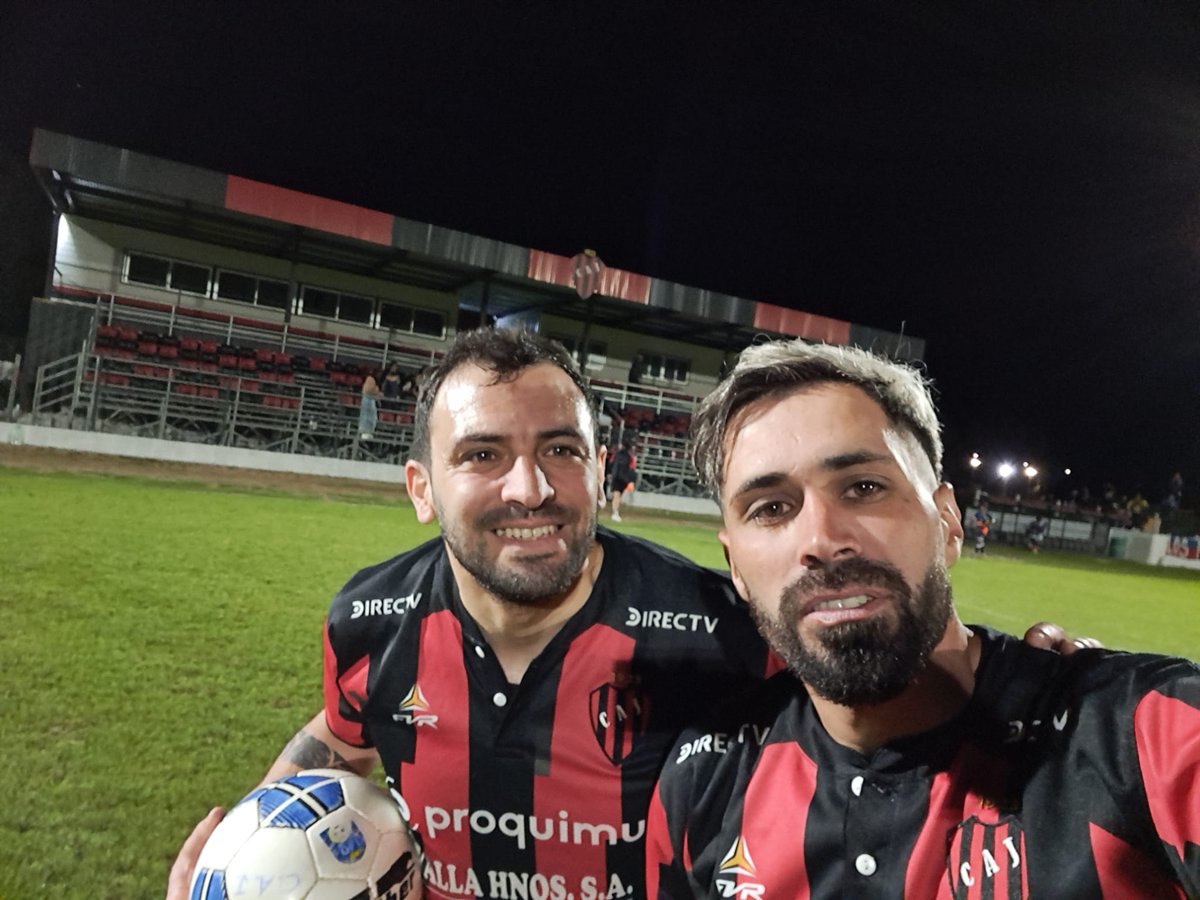 ¿𝑳𝒆𝒔 𝒓𝒆𝒄𝒊𝒕𝒐 𝒖𝒏 𝒑𝒐𝒆𝒎𝒂?

El 9⃣, el 🔟 y el <a href="/EstadioCAJ/">Gloria de un Pueblo</a>.  

🔥🪄🏟️