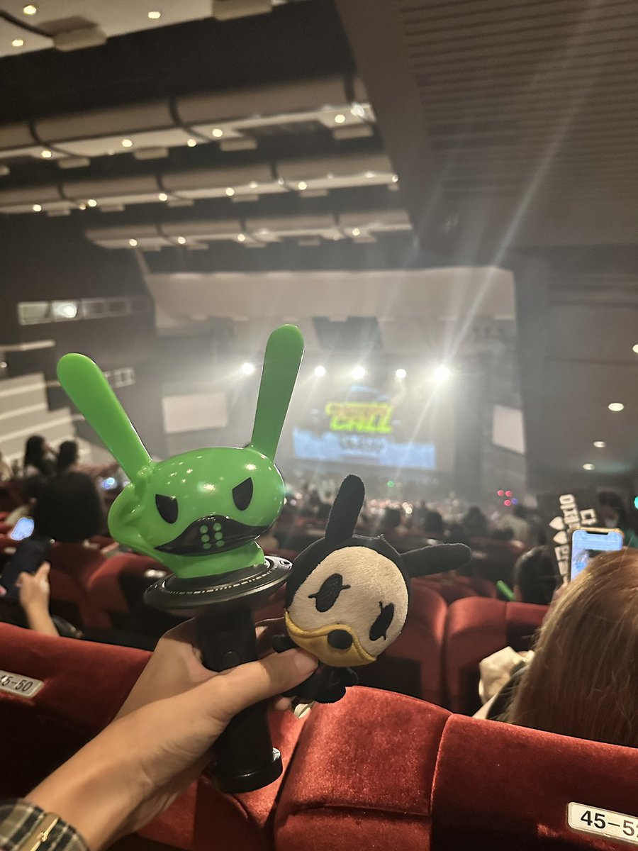 daejaeislife's tweet photo. there are too many emotions to feel, but you’re physically exhausted and overwhelmed at the same timethat you can’t.🫠

but last weekend really brought back memories of 2012~2018 that transpired: meeting Baby friends, going to concerts w friends spending my youth with BAP+ https://t.co/wm23Woi7LQ