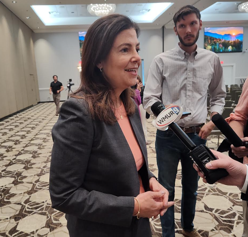 KlandriganUL's tweet photo. .@KellyAyotte says she can't support commuter rail from Boston to Manchester. "It's financially not sustainable." #nhpolitics https://t.co/jdCeOYIaBS