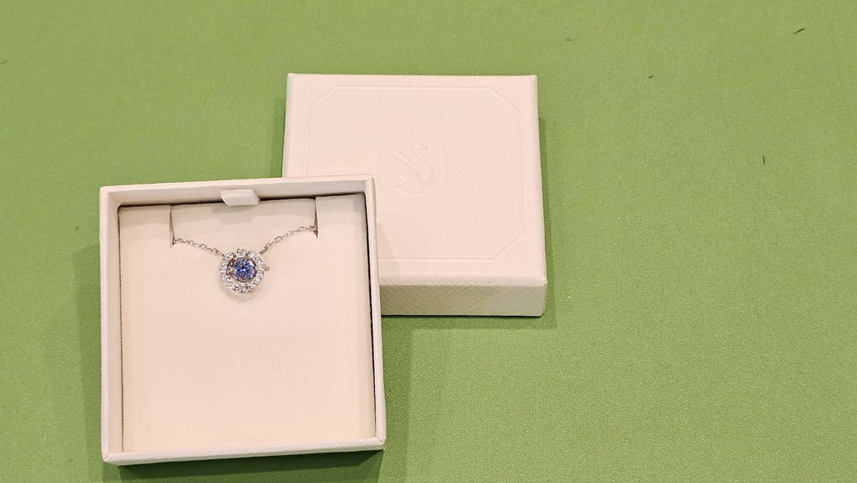 Stefanie_0621's tweet image. 💙Happy Birthday dearest Z💙

Enjoy your special day &amp;amp; we wish you an amazing year ahead. 🙏
Keep moving forward with confidence &amp;amp; keep chasing your dreams! 💙

We love you @zee_pruk, 
Stefanie &amp;amp; Jennifer 

#ZeePruk #HappyPrukPrukDay
#BDLiveWithZeePruk
#CactuZS #Zunshine