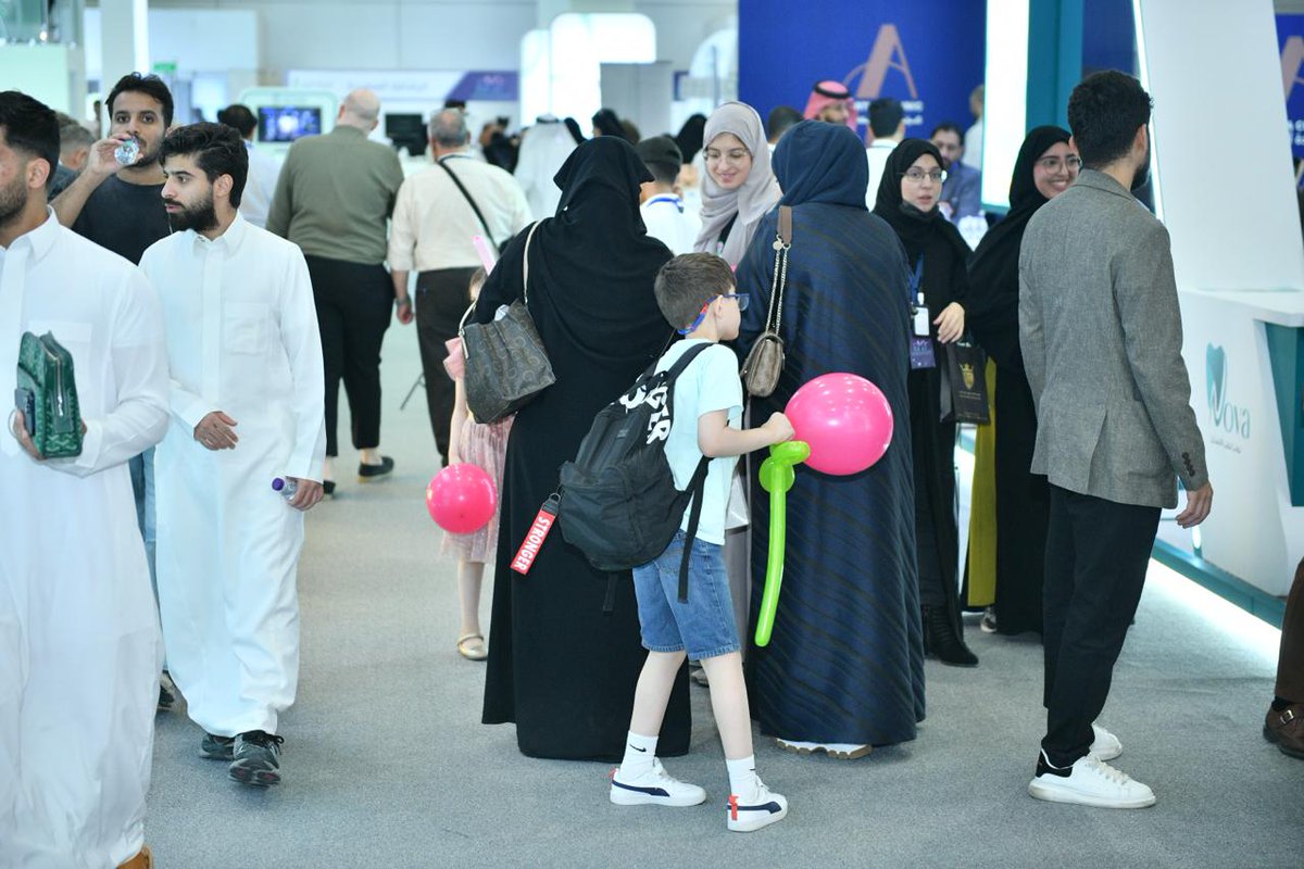 EMFksa's tweet photo. زوار ⁧#ملتقى_ومعرض_الطب_التجميلي 

يستمتعون بالمشاهدة والتعرف أحدث التقنيات والإبتكارات في
 عالم الطب التجميلي وجراحة التجميل #الموسم_السابع
 ⁦
#EMF24
⁩⁦#Reflect_Your_Inner_Beauty https://t.co/5IIMELhb2T