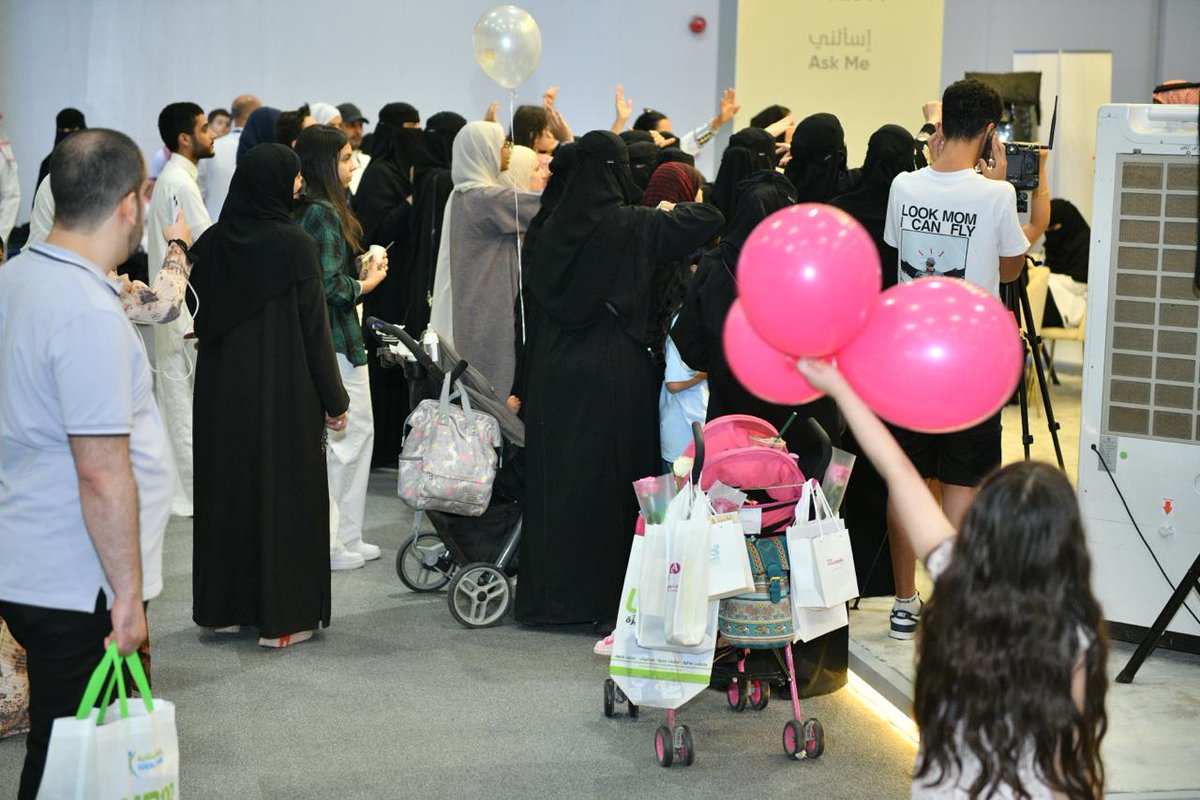 EMFksa's tweet photo. زوار ⁧#ملتقى_ومعرض_الطب_التجميلي 

يستمتعون بالمشاهدة والتعرف أحدث التقنيات والإبتكارات في
 عالم الطب التجميلي وجراحة التجميل #الموسم_السابع
 ⁦
#EMF24
⁩⁦#Reflect_Your_Inner_Beauty https://t.co/5IIMELhb2T