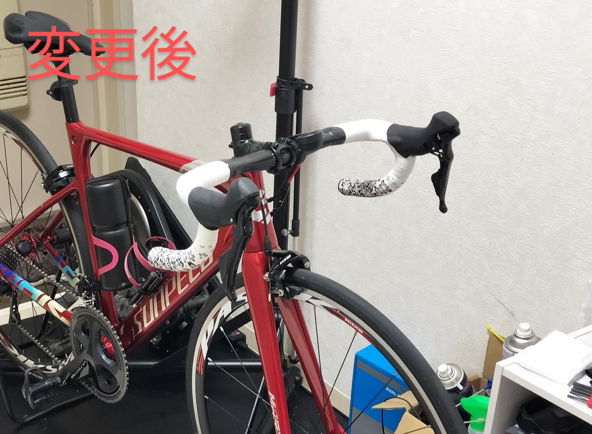 heki4615's tweet photo. バーテープぼろぼろなってたんで交換してみた。今回は白（花柄）
しかしカスタムしてくと愛着湧くしモチベも上がるよなー
1年乗ってきたけどどんな高級車よりも愛車が一番！
#sunpeed https://t.co/klIsFYvRh4
