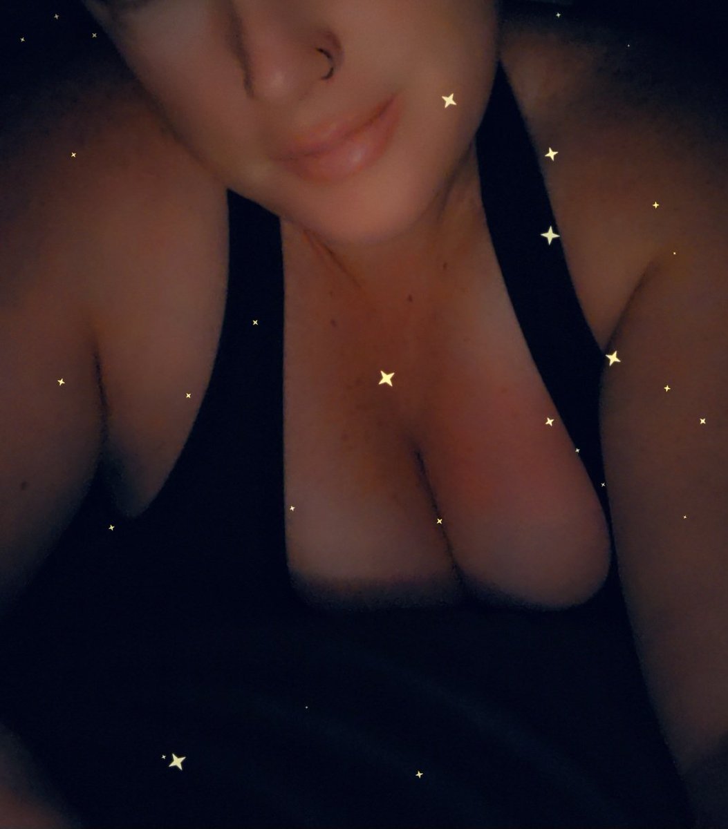 E1728242's tweet photo. Good morning 😘 #onlyfans #MorningMotivation #mombod #curvy https://t.co/RCC4c88WFD