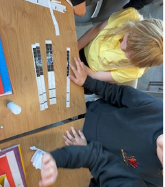 EastfieldPSHull's tweet photo. 6LT have been working in groups to learn about how data is transferred over the internet today. Great work! #epscomputing #epsict #epsenglish #epsoracy #epsspeakingandlistening https://t.co/tHwHXOfof4