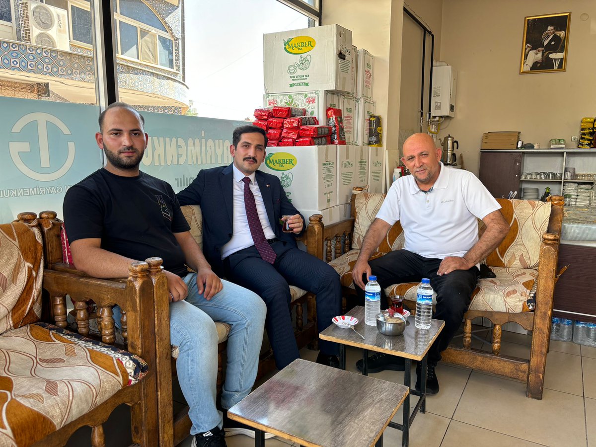 Kaymakamımız Sayın M.Enes İpek;

▶️Fersa Yol İnşaat Yönetim Kurulu Başkanları Sadık Kılıç ve Ferhat Çelik  ile Dargeçit esnaflarımızdan İdris Tosun'u  iade-i ziyarette bulunarak işlerinde kolaylıklar diledi.