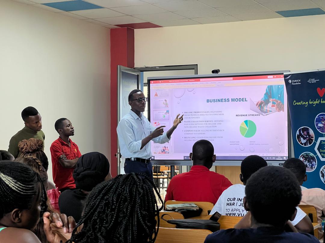 Mohsin_Baingana's tweet photo. I had the amazing chance to join Junior Achievement Uganda Social Equity Boot Camp at the Victoria University Innovation Hub. The event featured enlightening workshops on entrepreneurship, employment preparedness, and financial literacy. 
#SocialEquity #YouthEmpowerment https://t.co/RE6WbKSA8D