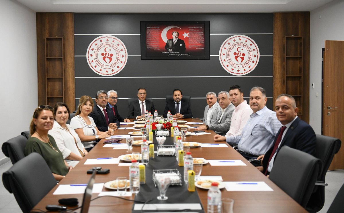 alibilgii01's tweet photo. Yeni Eğitim dönemi kapsamında İlçe Müdürlüğümüze ve Yurt Müdürlüğümüze yaptıkları nazik ziyaretleri için Sarıçam Belediye Başkanı Sn:Bilal Uludağ'a teşekkür ederiz. https://t.co/5C43oVTPBd