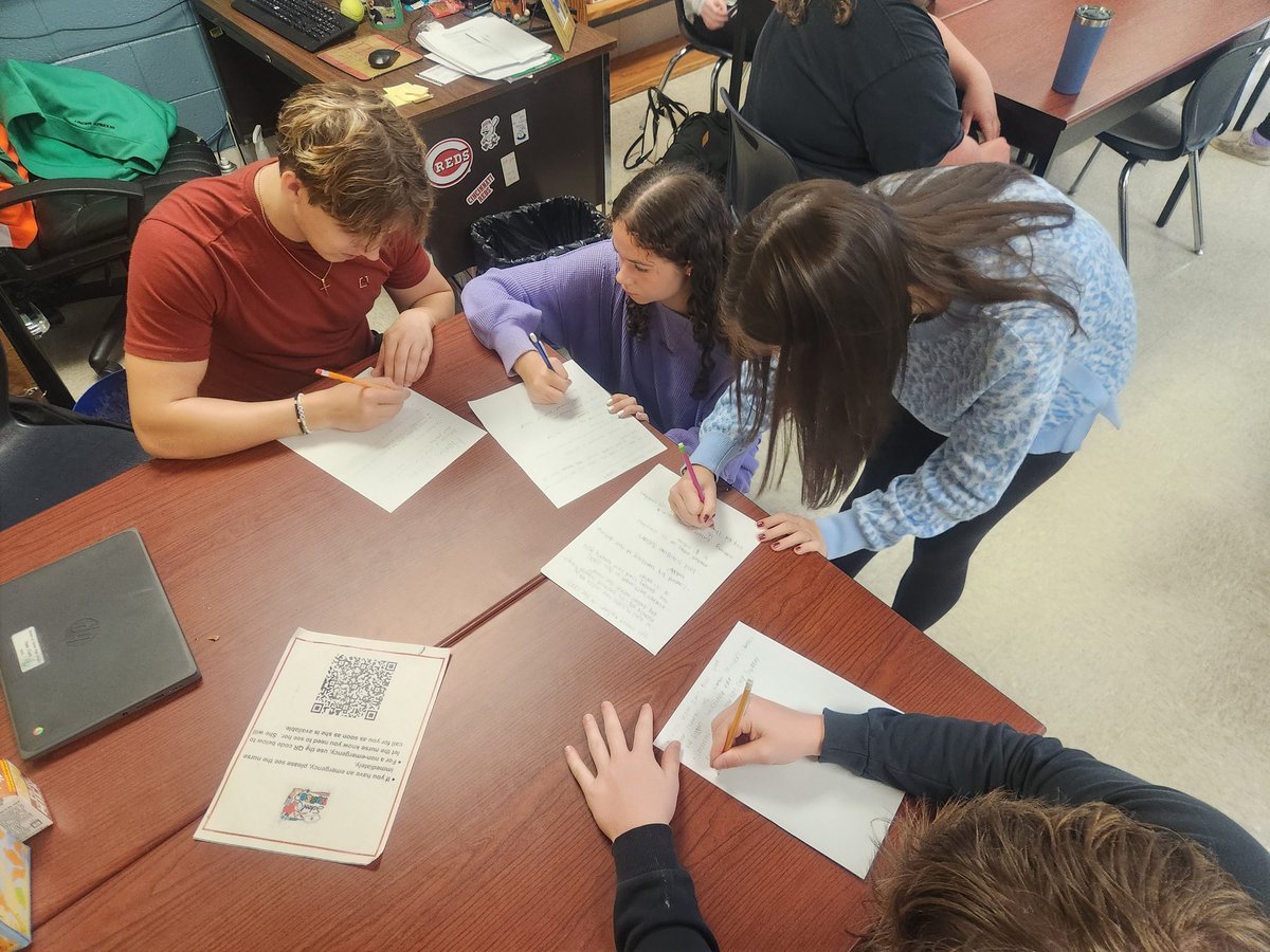 RCSHSMrCharles's tweet image. Our history class is diving deep into the domestic issues of the 2000s! We&apos;re using the jigsaw method to explore the recession, housing bubble, Wall Street failures, unemployment, and government bailouts. 🏛️💰 @KEDCGrants #HistoryClass #JigsawActivity