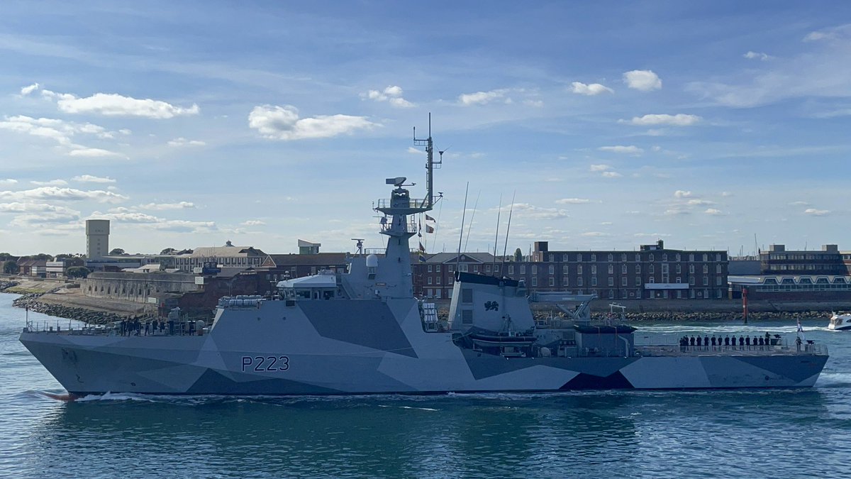👋🏻📸 <a href="/HMS_Medway/">HMS Medway</a> departs from Portsmouth this afternoon <a href="/NavyLookout/">Navy Lookout</a> <a href="/WarshipCam/">WarshipCam</a> <a href="/FredsDotW/">Freddie Webb</a> <a href="/georgeemmett8/">George Emmett</a> <a href="/UKForcesTracker/">UK Forces Tracker</a> <a href="/portsmouthnews/">The News, Portsmouth</a>