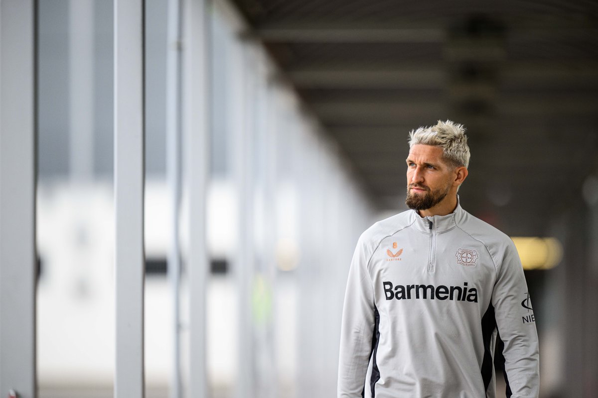 bayer04fussball's tweet photo. Wir starten mit der ersten Einheit in die neue Woche. Hallo Männer! 👋

🔜 #FEYB04 | #UCL | #Bayer04 | #Werkself https://t.co/V5DKCLFEKc