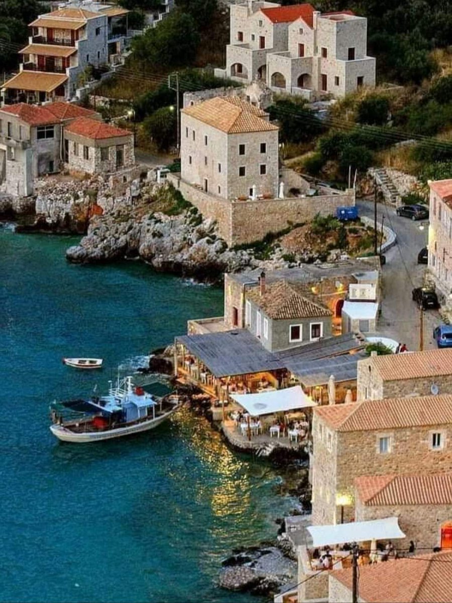 Elipho2022's tweet photo. #Λιμένι, #Μάνη, #Ελλάδα
#Limeni, Mani, #Greece ❤
📸 by Eleni Kalouda
Limeni is a picturesque coastal village located on the Mani peninsula in the Peloponnese region of Greece. Known for its stunning turquoise waters and traditional stone-built houses, Limeni offers a serene https://t.co/sQQ7ZS4Twb