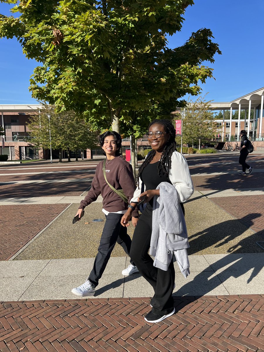 NottmTrentUni's tweet photo. Starting at NTU? Here are some things to do in your first week on campus 🫶
 
🤝 Complete your enrolment 

✨ Explore Nottingham

📚 Visit the library  

🤩 Attend one of the Freshers' Fairs
 
Have we missed anything? Let us know what you'd recommend 👇 #HelloNTU https://t.co/NPXvagyfKM