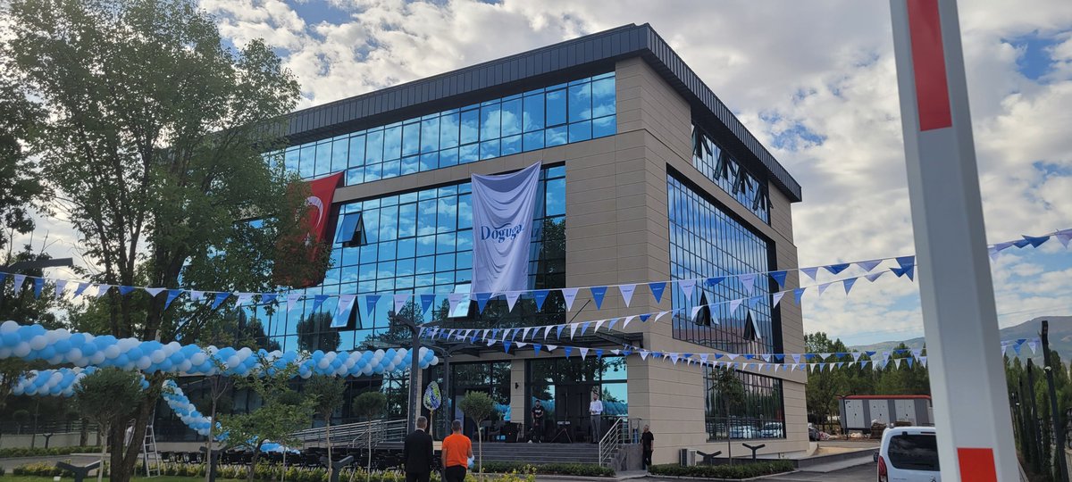 Hizmet binamızın açılışına katılarak bizleri onurlandıran saygıdeğer misafirlerimize teşekkür ederiz. 

Yeni hizmet binasında, sizlere daha kaliteli ve verimli hizmet sunabilmek için çalışmaya devam edeceğiz.

<a href="/TCMusValiligi/">T.C. Muş Valiliği</a> <a href="/mus_bld/">Muş Belediyesi</a> <a href="/mustso49/">Muş Ticaret ve Sanayi Odası</a> <a href="/sungu_beldesi/">Sungu Beldesi</a>