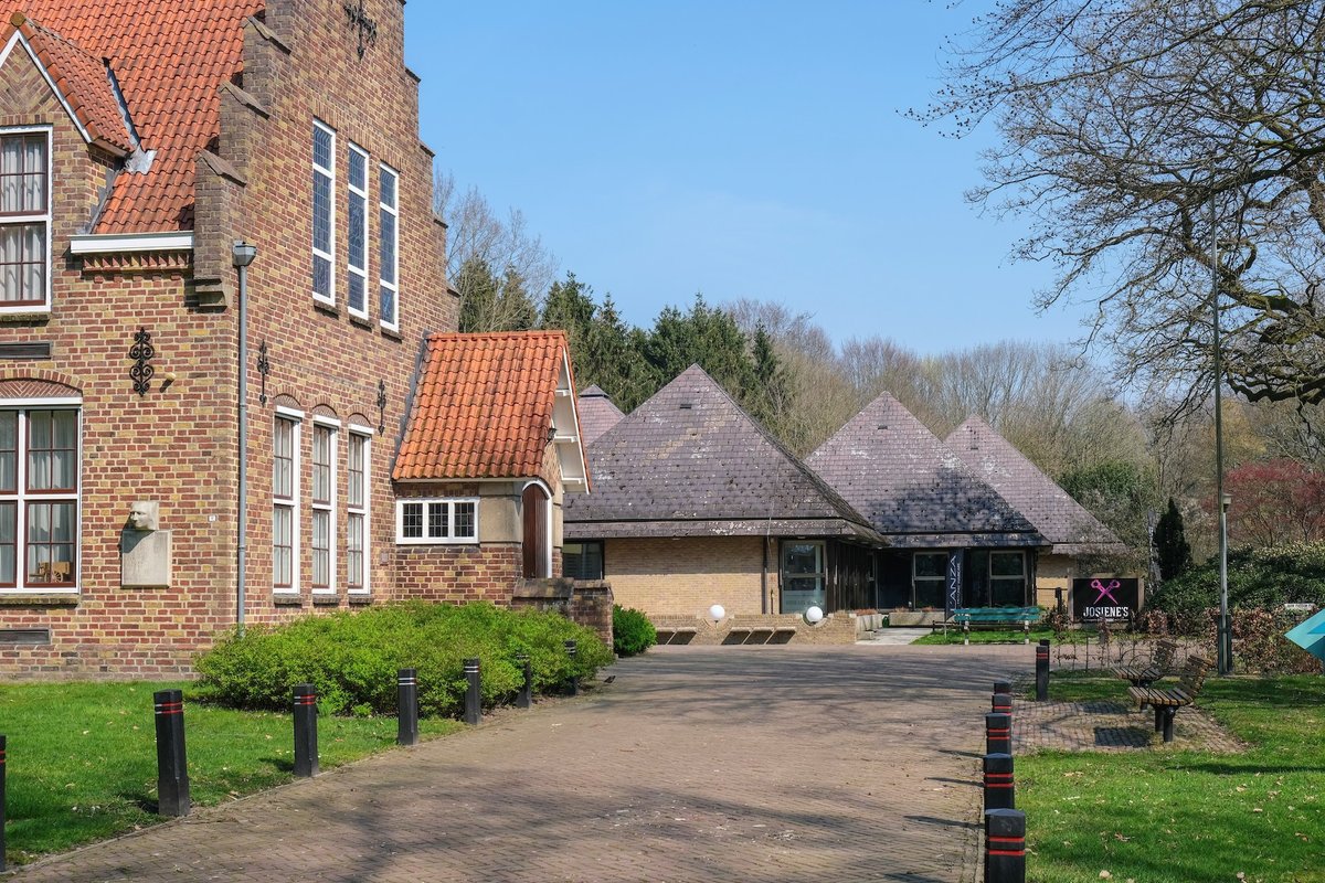 SleenWeb's tweet image. Kruisjassen weer van start in Sleen dlvr.it/TDJ5X0