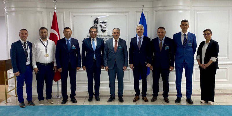 neubitam's tweet photo. Üniversitemiz Rektör Yardımcısı Prof. Dr. Hidayet Oğuz, Müh. Fak. Dek. Prof. Dr. Süleyman Savaş Durduran, BİTAM Mdr Doç. Dr. Fatih Erci den oluşan heyet, iş birliği ağını artırmak amacıyla MKE Genel Mdr Yrd. Dr. Alpay Erdoğan ve Ar-Ge Direktörü Ümit Kıyak'a ziyaret gerçekleştirdi https://t.co/G7kuMICya3