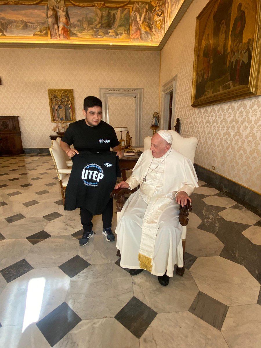 LA UTEP CON EL PAPA FRANCISCO 

En el día de hoy <a href="/AleGramajo/">Ale Peluca Gramajo</a>, secretario general de la UTEP, recibió la bendición del papa Francisco en el marco del encuentro con dirigentes sindicales de la <a href="/cgtoficialok/">CGT</a> que se realizó en el Vaticano. 

👉🏾facebook.com/share/p/uZ4u8S…