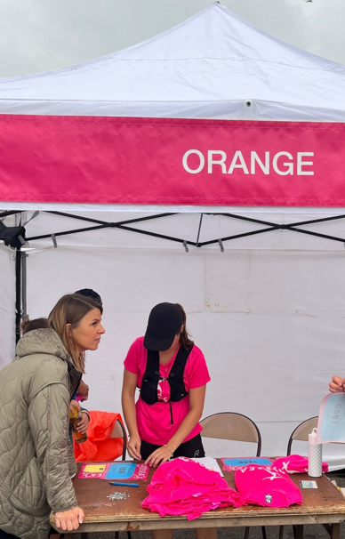 Orange Bretagne (@orangebretagne) on Twitter photo 📷 Retour en images sur @ODYSSEA_fr à Brest.
🏃♀️ 🏃♂️ Et parmi les 13053 participants, sur place ou à distance grâce aux courses connectées, 12 salariés <a href="/Orange_France/">Orange France</a>, qui se sont dépassés pour la lutte contre le cancer du sein.
👏 Bravo à tous ! 🧡
<a href="/OrangePassionF/">OrangePassions</a> 📷 Retour en images sur @ODYSSEA_fr à Brest.
🏃♀️ 🏃♂️ Et parmi les 13053 participants, sur place ou à distance grâce aux courses connectées, 12 salariés <a href="/Orange_France/">Orange France</a>, qui se sont dépassés pour la lutte contre le cancer du sein.
👏 Bravo à tous ! 🧡
<a href="/OrangePassionF/">OrangePassions</a>