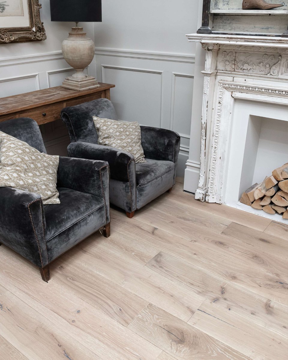 TheBeswickStone's tweet photo. Antique Oak #14 brings a pale warmth to our hand-aged antique collection, smoked and washed with white to highlight its natural grain. Pair with open plan and large-windowed spaces for a light and airy look, or shaded lamps and candlelight for a warm and cosy cottage feel. https://t.co/nc8eAT2RAL