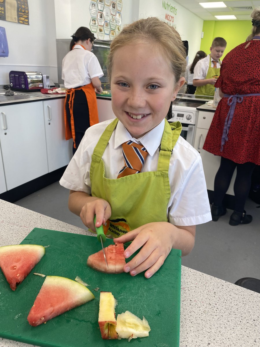 Today, Miss Redmond's class had their first practical of the new term,   practicing their claw and bridge grip when making fresh fruit salad.
We think that they did a fantastic job ,well done everyone !!!🍏🍐🍉🍇🍓

#TheWhitehavenAcademy
#BeTheBestYouCanBe
#TWAYear7