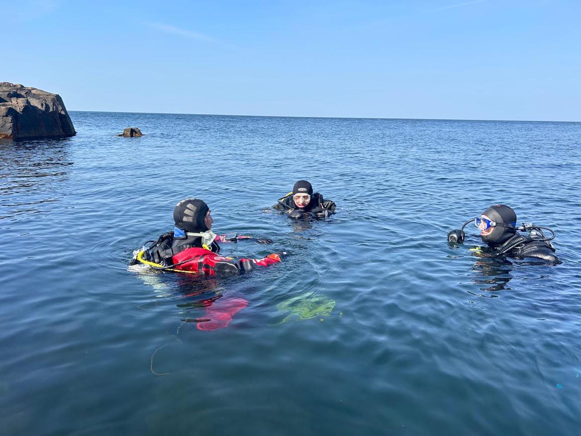 H2O_Diving's tweet photo. Ett stort grattis till Anders och Niclas som har blivt certifierade som Advanced Open Water Divers!

Vill du veta mer om Advanced kursen kan du läsa det här: https://t.co/IeTgJyON6v

#scuba #padi #advancedopenwater https://t.co/bAUWAcc4Bd