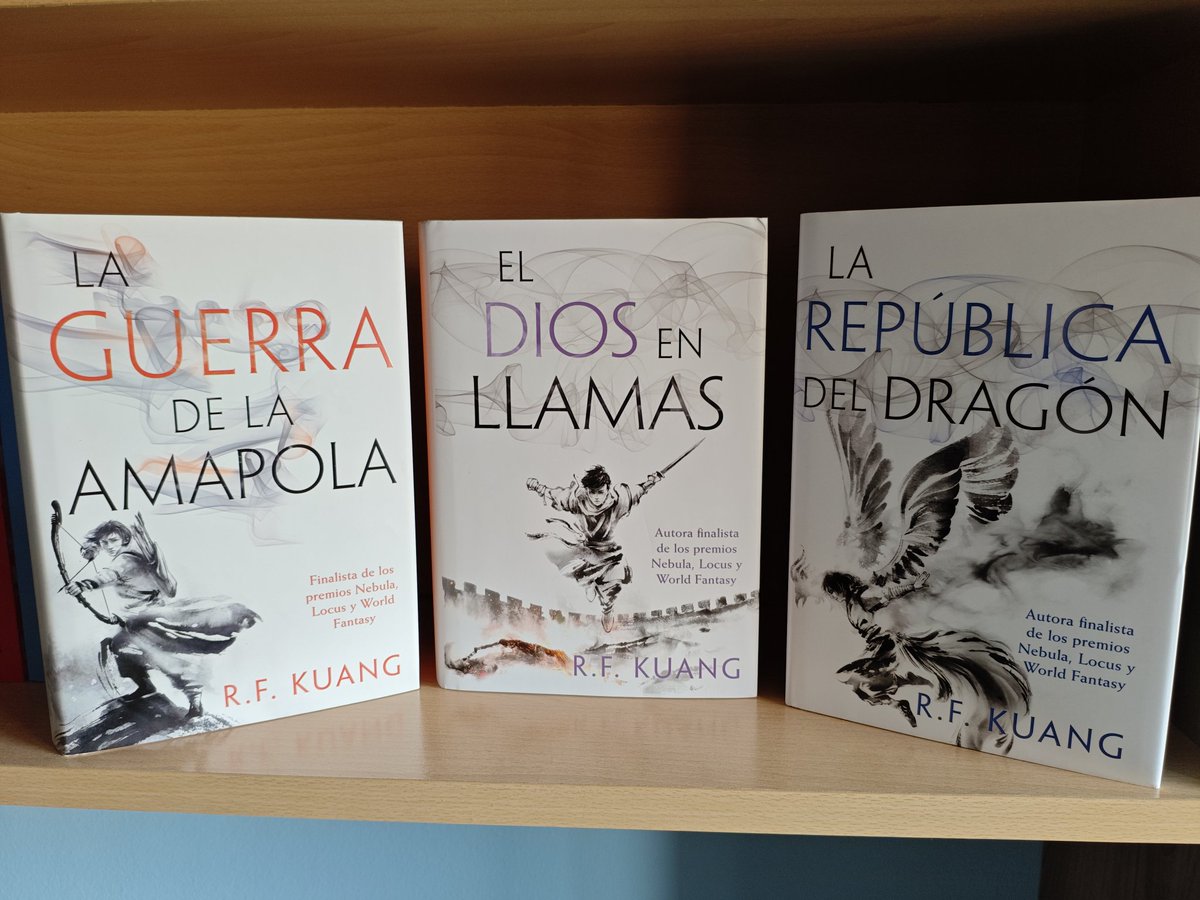 23. El dios en llamas. Con el poso y la sensación de vacío que dejan las grandes historias. Cuando lees a Kuang sabes que vas a pasarlo un poco mal pero desde luego el viaje vale la pena. Traduce <a href="/pathenriquez/">Patri H. Espejo</a> y gracias a <a href="/EdHidra/">Editorial Hidra</a> por hacer justicia a la saga.