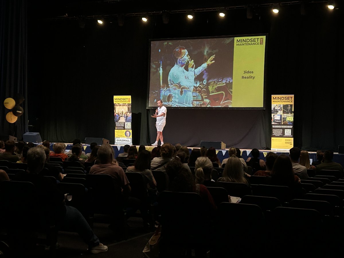 On 1 September we attended <a href="/MMPortsmouth/">Mindset Maintenance</a>  's wellbeing seminar! There were some fantastic speakers  and we were thrilled to support the event as an exhibitor 💙
We brought some of our latest reports, which can be found here linktr.ee/solent_ceet 🔗
#communityevents #southampton