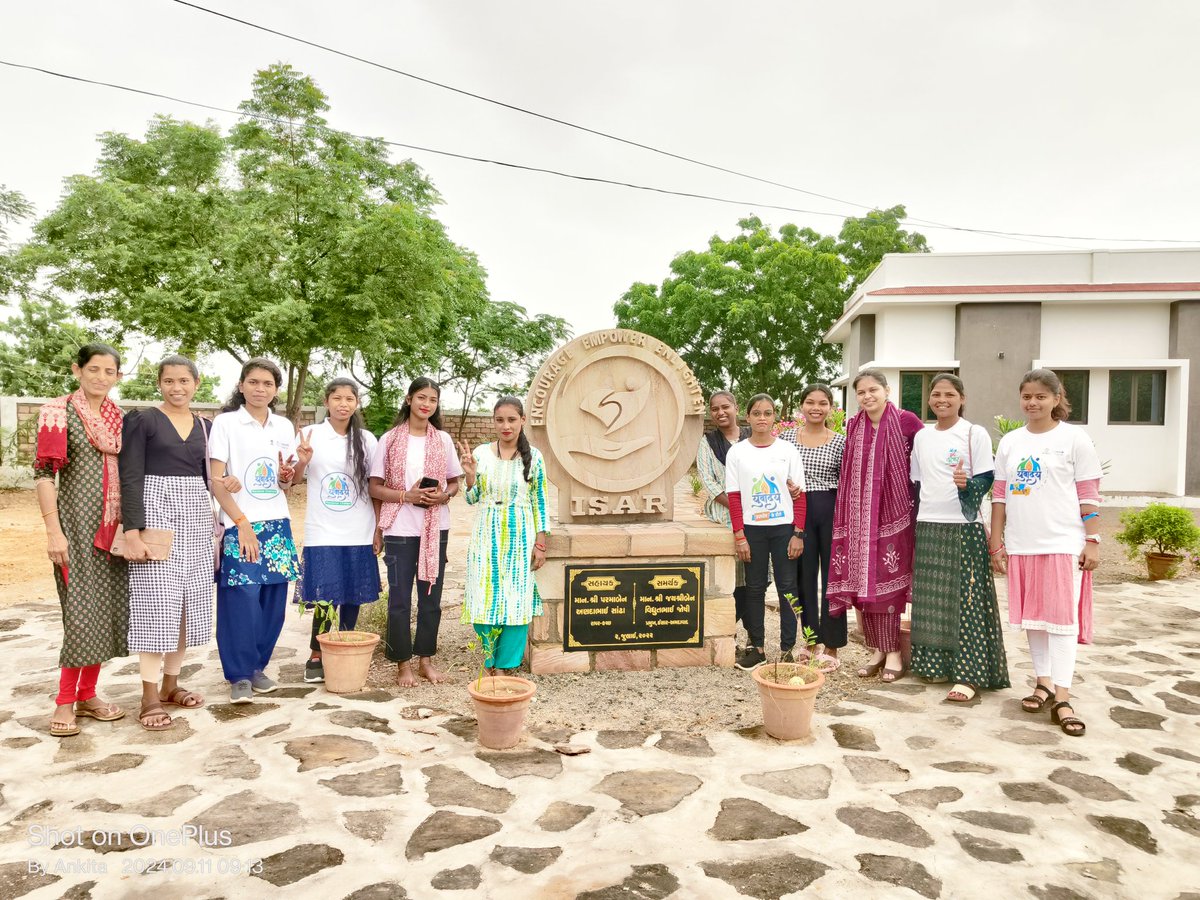 pragati_44's tweet photo. Thankyou @agriconsamiti &amp; @UNICEFIndia for giving me the opportunity to Exposure visit of Gujarat in ISAR where we Learned about "SATHVARO" a gender transformative adolescent empowerment program in Kutch supported by UNICEF. 

@ChhattisgarhCMO @DPRChhattisgarh @DurgDist https://t.co/1v9wDABqEk