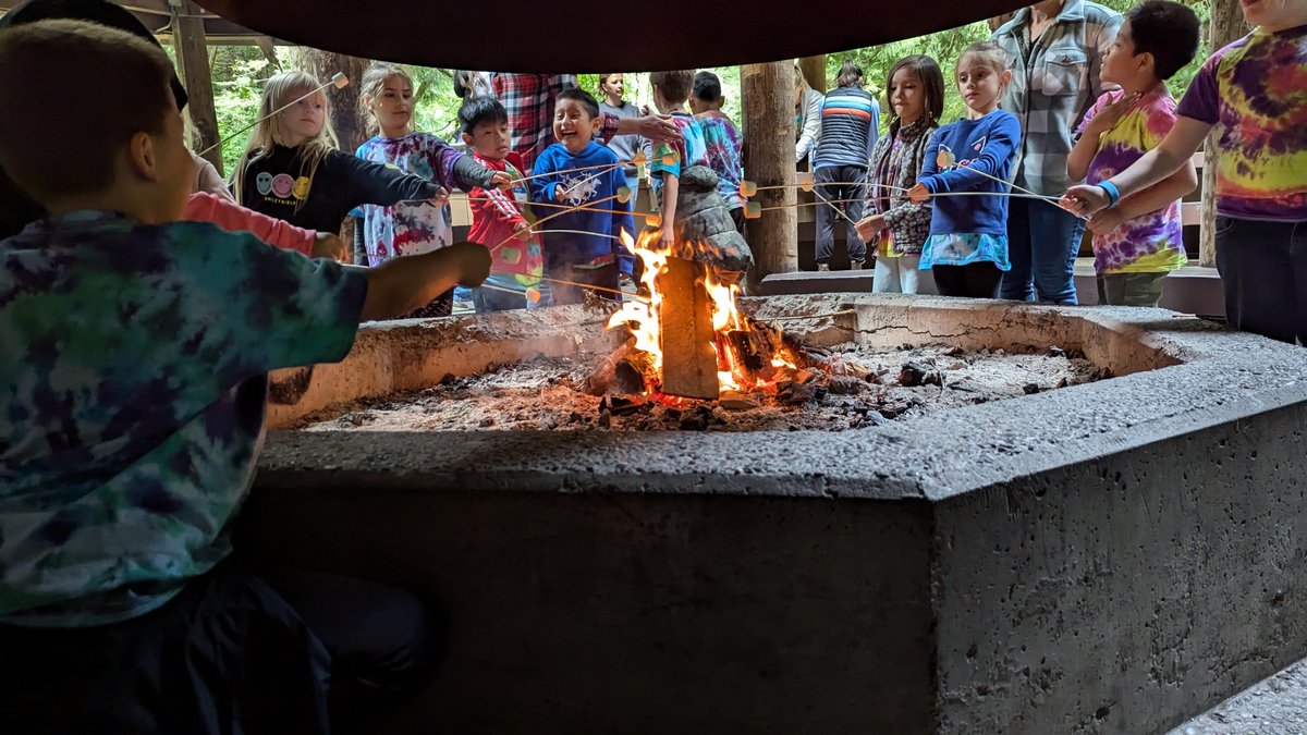 NVSchools's tweet photo. Second graders at Everson Elementary took a field trip to Silver Lake Park. The students hiked, observed plants and even enjoyed s’mores. For many of the students this was the first time at the park, on a hike or even tasking s’mores. https://t.co/CYS5gzVQqU