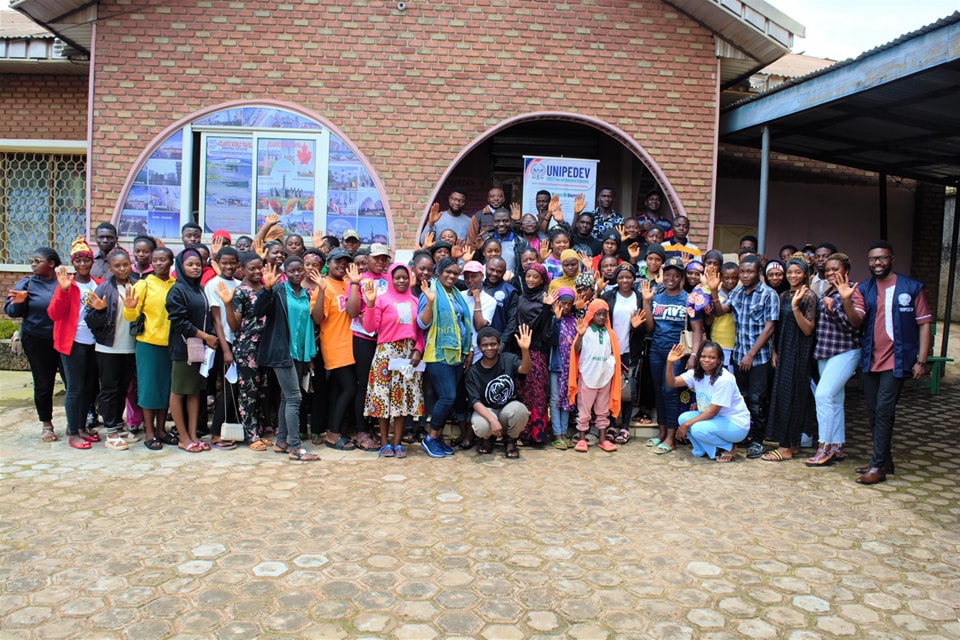 unipedev's tweet photo. PHASE SIX: UNIPEDEV CAREER ORIENTATION AND SCHOLARSHIPS
It was yet another destiny-defining session with young people in Bamenda I, II and III who turned out massively to receive sponsorship and be guided in Career choices. https://t.co/wiP24wCU2A