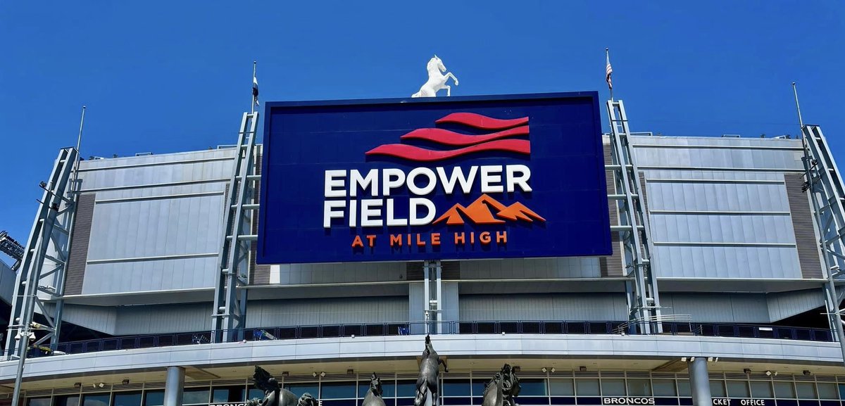 SME40742767's tweet photo. Experience Luxury and Convenience: Private Transfers to Empower Field at Mile High with Silver Mountain Express
#BroncosCountry #Empoerfield https://t.co/EwsW7Rl0b4 https://t.co/qSWaaiu6It