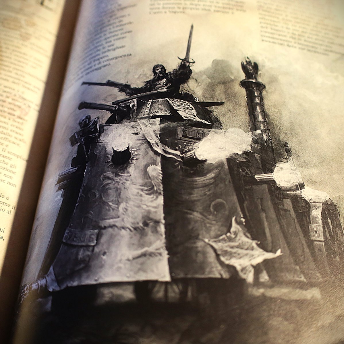 Traderwarp's tweet photo. "The infamous Steam Tank was invented by the inspired (some would say crazy) Leonardo de Miragliano. He was a brilliantly talented man whose mind was never at rest. The Steam Tank was his highest recognised achievement..."
Excerpt from Games Workshop 2002 Annual. https://t.co/SJ5tijvMlr