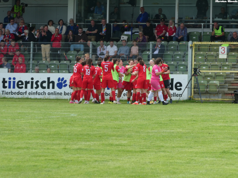 HGroundhopping's tweet photo. 06.07.2024: Südtirol vs. Nordfraschlönj 11:1 (5:1) https://t.co/5OUAO4h3tI #Groundhopping #Deutschland #EUROPEADA https://t.co/eD2tMgjerz