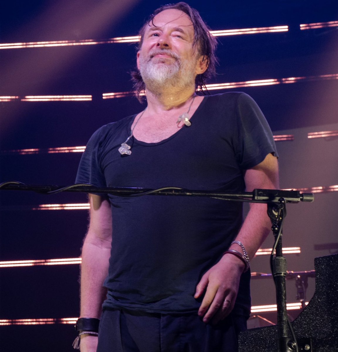 cozzzing's tweet image. imagine thom giving birth to u and u feel the hard tight squeeze of his vaginal canal as youre forced from the warmth of his womb. you emerge and you are covered in blood and amniotic fluid and its so cold and he cradles u gently in his chubby arms and u hear his raspy voice