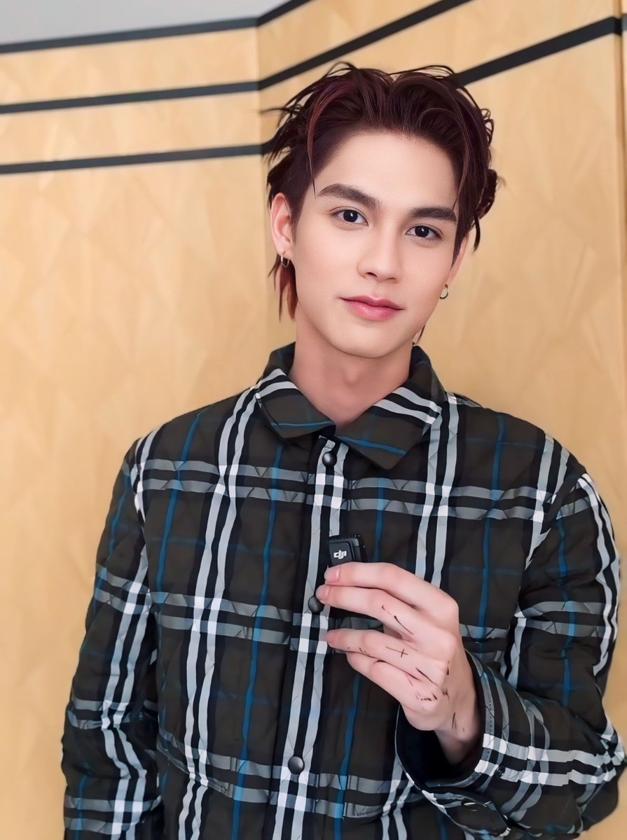 BVC_Streaming's tweet image. ปึ้งเกินนนนน !!!! หล่อมากกกกก !!!! 🫠🫠

Bright In LFW SS2025 
#BurberrySummer2025xBRIGHT
#BurberryxBRIGHT
#Burberry @Burberry  
#bbrightvc @bbrightvc