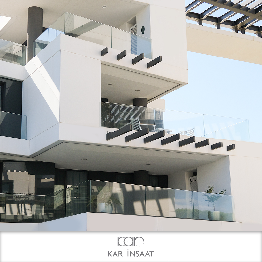 Geniş ve yeşil terasları, eşsiz deniz manzarası ve kusursuz lüks anlayışı ile Çeşme’nin siluetine modern bir imza.

İzmir’in yapısal farkı.
karinsaat.com