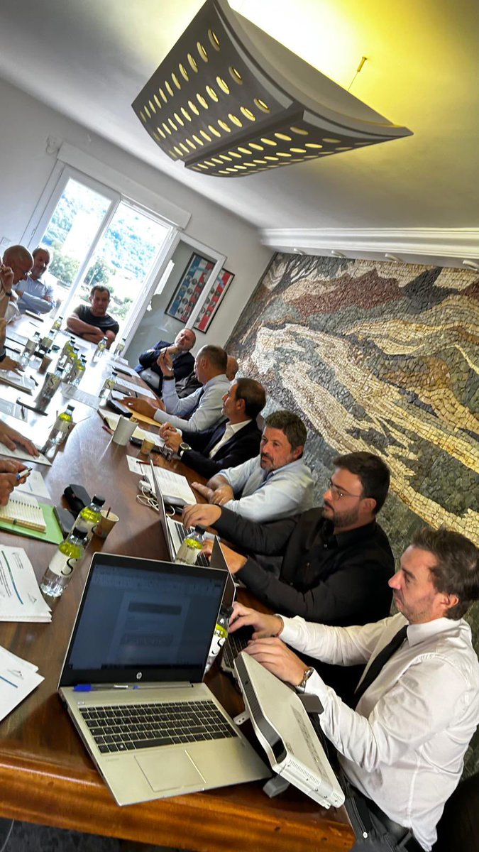 MassifCorse's tweet image. 🤝 1er Comité de pilotage pour le projet de développement et d’aménagement du lac de #Calacuccia

🎯 Ordre du jour :
• Plan d’actions 2024-2030
• Droit d’eau
• Energie de réserve
• Rénovation énergétique
• Aménagement touristique, sportif, culturel et patrimonial