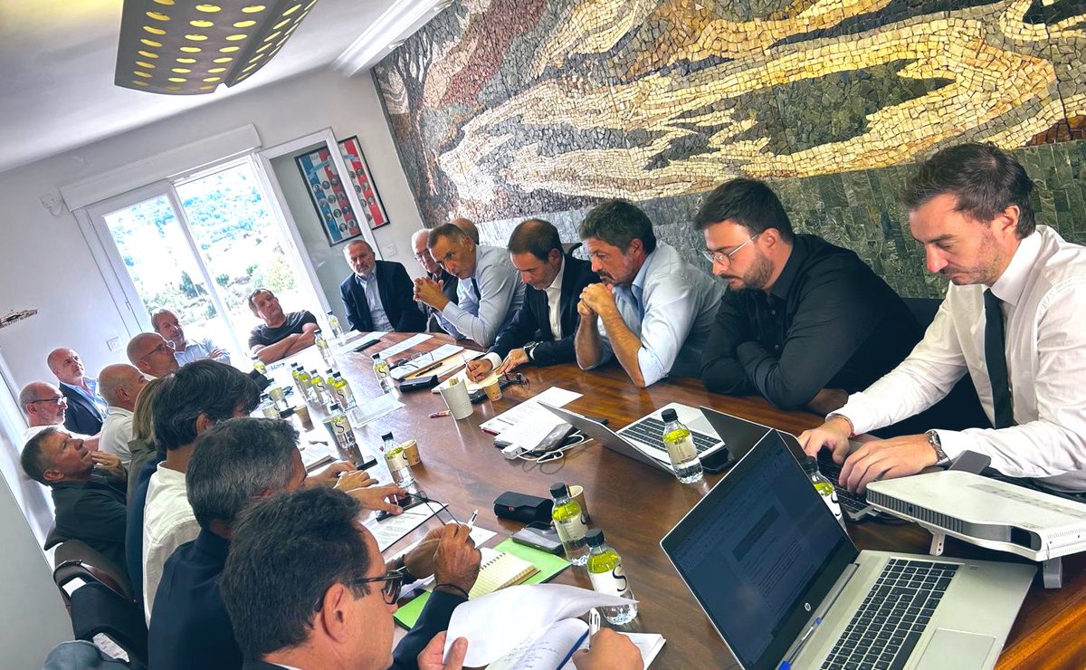 MassifCorse's tweet image. 🤝 1er Comité de pilotage pour le projet de développement et d’aménagement du lac de #Calacuccia

🎯 Ordre du jour :
• Plan d’actions 2024-2030
• Droit d’eau
• Energie de réserve
• Rénovation énergétique
• Aménagement touristique, sportif, culturel et patrimonial