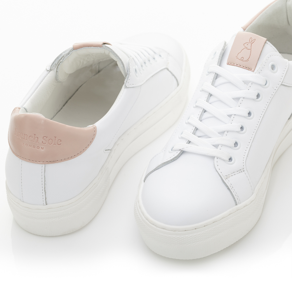 letbelewi's tweet photo. Brand New French Sole White Leather Trainers size 40 https://t.co/mgL9q4NXNl